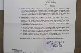 Lembaga adat berfungsi dan berperan sebagai wahana partisipasi masyarakat dalam penyelenggaraan pemerintahan aceh dan pemerintahan kabupaten/kota di bidang keamanan, ketenteraman, kerukunan, dan ketertiban masyarakat. Pramugari Citilink Sudah Pakai Jilbab Sebelum Imbauan Bupati Aceh Besar Terbit