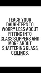 La segregación vertical en la comunicación comercial: Denise Dresser Auf Twitter Va Frase Pensando En Nuestras Hijas Y En Hillary Clinton Quien Busca La Presidencia Y Romper El Techo De Cristal Http T Co Ihtmyv0a63