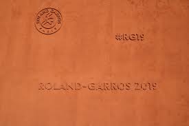 Torneo profesional de tenis de campo, único del circuito de grand slam que se lleva a cabo sobre superficie de arcilla o tierra batida. Torneo De Roland Garros 2019 Wikipedia La Enciclopedia Libre