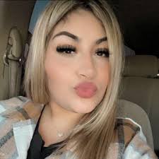 Selena Salinas (@selenasalinas18)