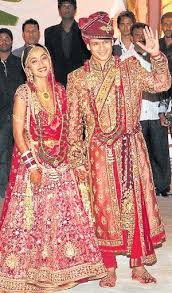 Vivek Oberoi Wedding Pic Indian Wedding Shopping Indian Wedding Bollywood Wedding Bollywood actor vivek oberoi and his wife priyanka alva welcomed their first child, a baby boy, on wednesday morning. vivek oberoi wedding pic indian