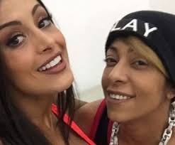 Segundo longa da franquia derivada da sitcom de sucesso exibida pelo canal multishow, a comédia. Aline Riscado Posa Decotada Ao Lado De Samantha Schmutz