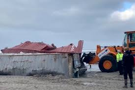 #letter #list #brief #poczta #post #postzegels #znaczki #znaczkipocztowe #oops #dopłata #thenetherlands #niderlandy #nederland #holandia #holland. Potezny Kontenerowiec Zgubil Towar Morze Wyrzucilo Na Brzeg Holandii