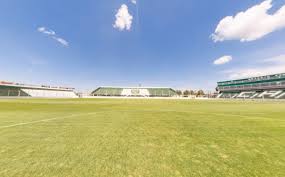 El fútbol masculino es su disciplina más destacada, donde juega en la primera división, la categoría más importante del país. Estadio De Sarmiento De Junin Eva Peron Estadios De Argentina