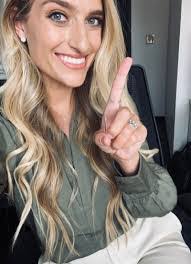 Karen Panza's Instagram, Twitter & Facebook