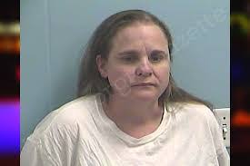 Tina Passmore's Instagram, Twitter & Facebook