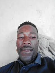 how much bricks is needed to build a mens/women's toilet for a bar? what is  the estimated cost of materials and labor 🙏?