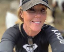 Sandy Lemon's Instagram, Twitter & Facebook