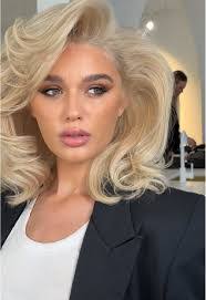 Annika Phelps's Instagram, Twitter & Facebook