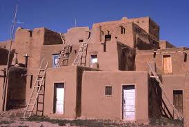 Pueblo They Are Common To The Southwest Desert The Earth Coloured Distinctive Adobe And Stucco Houses Rese Native American Projects Pueblo House Stucco Homes