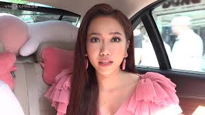 Cô nàng phát cháo và cơm cho diệu nhi hiện đang là cái tên được nhiều khán giả biết đến nhờ nét diễn vừa duyên vừa tưng tửng của mình. Diá»‡u Nhi Tiáº¿t Lá»™ Ly Do ChÆ°a CÆ°á»›i Anh Tu