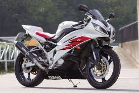 rsカタクラ fzr250 ヤマハ fzr250 プロが造るカスタム バイクブロス マガジンズ カスタムバイク ヤマハ ライダー