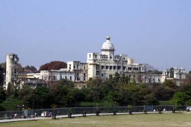 Chattar Manzil along the Gomti, AI generated