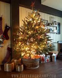 7 Decorating Ideas For An Old Fashioned Christmas Old Fashion Christmas Tree Old Fashioned Christmas Decorations Blue Christmas Decor