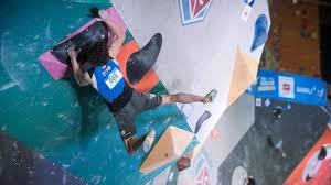 The movement involves a lot of smears on the wall itself, and this demands a soft and flat shoe, but not one that is fit so tightly that you lose the benefit of being able to flex/extend your toes. Adam Ondra 10 Moscow Roller Coaster Bouldering World Cup Moscow 12 14 April 2019 Youtube