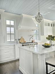Largest album of the best ceiling design ideas for all rooms, creative ceiling designs 2020 and creative ceiling ideas, see how to decorate your ceiling to have creative interiors. White Kitchen With Blue Ceiling Classic White Kitchen With Painted Blue Ceiling Blue Ceiling In Classic White Kitchen Interior Design Kitchen Kitchen Interior