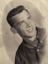 Sarah Lesher's Instagram, Twitter & Facebook