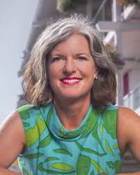 Mandy Farmer's Instagram, Twitter & Facebook