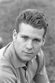 El joven Ryan O'Neal : r/VindictaRateCelebs