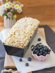 Diesen kuchen kann man, je nach jahreszeit, auch mit anderen obstsorten zubereiten, z.b. Bananenkuchen Mit Chiasamen Und Heidelbeeren Die Kuchenzuckerschnecke