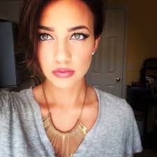 Amber Willoughby (@AmberWSings)