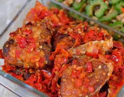 Untuk sos, tumbuk cili hijau, bawang putih dan akar ketumbar hingga lumat. 6 Resep Olahan Ikan Kakap Praktis Untuk Lauk Di Rumah