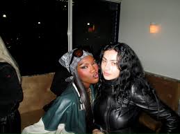 e ✧ (@solomiplaneta)  X