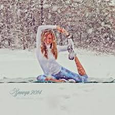 Pin By Megan Lawing On Ommmm Yoga Photoshoot Yoga Pictures Mermaid Pose