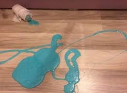 Şimdi iki saat derzi kurumaya bırakacağız. Kurumus Plastik Boya Lekesi Nasil Cikar Uzman Boyacilar