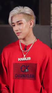 Got7 bambam 2017年和represent聯名推出的大學t 花和背後的double b都超好看！！而且很低調不會被路人發現是迷妹現在比較少追got7所以賣出champion尺寸m 內刷毛我155穿 . Double B Got7 Bambam Got7 Bambam