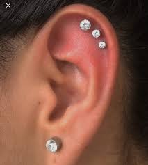 Triple Cartilage Piercing Earings Piercings Ear Piercings Pretty Ear Piercings