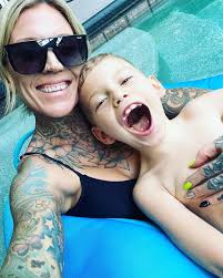 Atypical.little.family