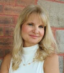 Daisy Kidder's Instagram, Twitter & Facebook