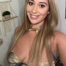 REMARKABLE WOMAN: Mayor Richard Irvin presented an Award of Excellence to  local small business owner and community advocate, MIRNA LOPEZ-RIVERA.  Mirna was named by WGN News as one of the 'Most Remarkable