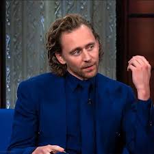 Wurwurz On Twitter Tomhiddleston The Late Show With Stephen Colbert Full Gifset Https T Co Wyc8q512i Tom Hiddleston New Girl Quotes Stephen Colbert