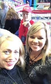 Caption anyone?😂🇺🇸