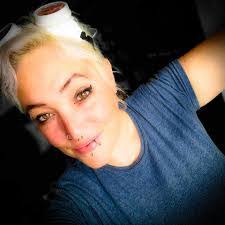 Sheena Barnes's Instagram, Twitter & Facebook