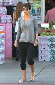 How To Dress Like Halle Berry Google Search Halle Berry Style Halle Berry Cute Casual Outfits