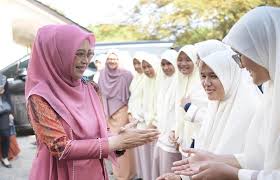 Savesave senarai biasiswa untuk pelajar lepasan spm 2014 for later. 56 232 Siswa Di Aceh Terima Beasiswa Pip Pendidikan Cakradunia Co