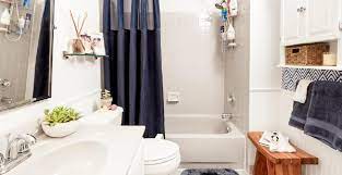 La salle de bains est souvent une pièce de petite taille, qui impose d'optimiser chaque (centi)mètre carré. 5 Conseils Pour Amenager Une Salle De Bains En Longueur M6 Deco Fr