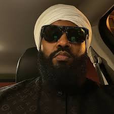 La gente siempre en el negocio de la comunidad negra 🙄 solo cuida tu  propia casa y mantente alejado de la nuestra ¡ES SIMPLE!