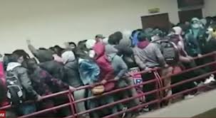 Mueren siete estudiantes tras ceder baranda en universidad de bolivia etiquetas: M1lpgflab4plim