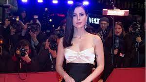 Find more pictures, news and articles about lena birth name: Lena Meyer Landrut Comeback Mit Bikini Bild Auf Instagram Stern De