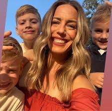 Carmen Guthrie's Instagram, Twitter & Facebook