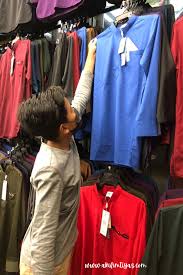 Setiap kali menjelang aidilfitri baju raya sedondon menjadi pilihan kekasih, suami isteri dan keluarga agar kelihatan nampak cantik. Jom Shopping Baju Raya Di Pusat Pakaian Hari Hari