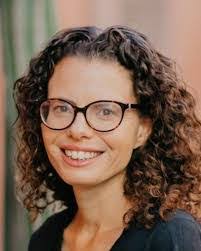 Erin Hanks's Instagram, Twitter & Facebook