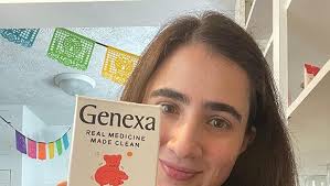 Amazon.com: Genexa Acetaminofén limpio para el dolor y la fiebre para  niños, sin tintes, 0% aditivos artificiales, delicioso sabor a cereza  orgánica, medicina líquida de suspensión oral para niños de 2 a