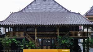 Bumbungnya diperbuat daripada atap nipah dan rumbia. Rumah Adat Limas Penjelasannya Arsitektur Ciri Gambar