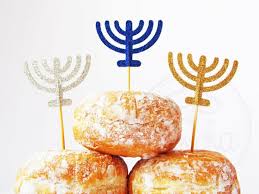 There are hanukkah episodes of your kids' favorite tv shows. 15 Hanukkah Decorations We Love Judaica In The Spotlight