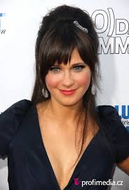 The bedhead look and slightly shabby appearance is a basic characteristic of these indie hairstyles and the cut is known for being stylish and for allowing easy maintenance. Indie Hairstyles For Women